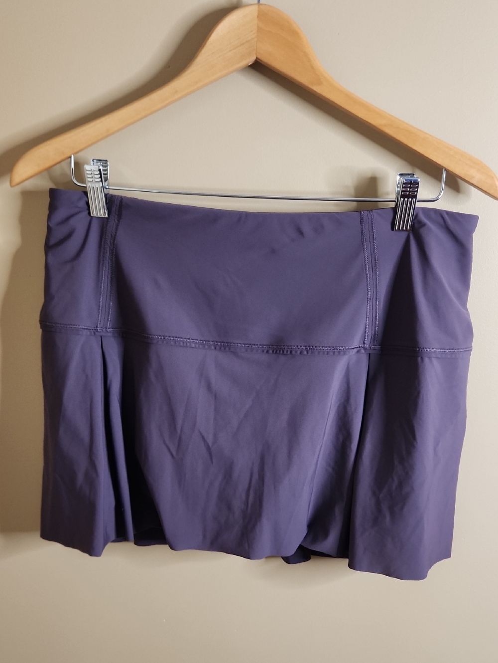 Lululemon Lost In Pace Skirt (Regular) (13") in Black Currant. Size 10. #W8772R